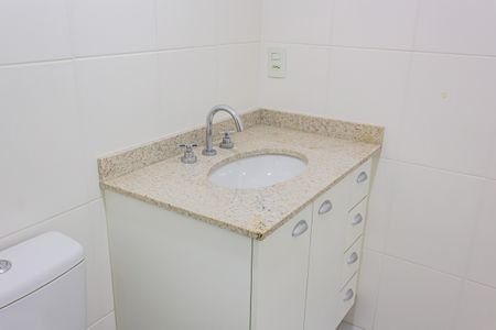 Apartamento à venda com 68m², 2 quartos e 1 vaga Apartamento à venda com 68m², 2 quartos e 1 vagaBanheiro