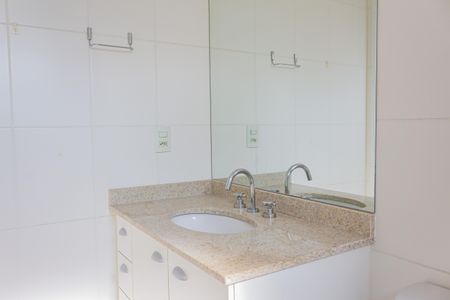 Apartamento à venda com 68m², 2 quartos e 1 vaga Apartamento à venda com 68m², 2 quartos e 1 vagaBanheiro da Suíte