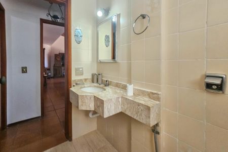 Apartamento para alugar com 256m², 4 quartos e 2 vagas Apartamento para alugar com 256m², 4 quartos e 2 vagasBanheiro Social