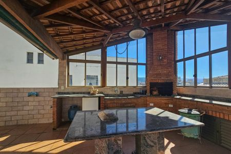 Apartamento para alugar com 256m², 4 quartos e 2 vagas Apartamento para alugar com 256m², 4 quartos e 2 vagasVaranda