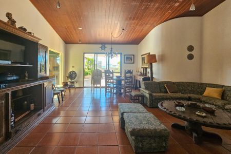 Apartamento para alugar com 256m², 4 quartos e 2 vagas Apartamento para alugar com 256m², 4 quartos e 2 vagasSala