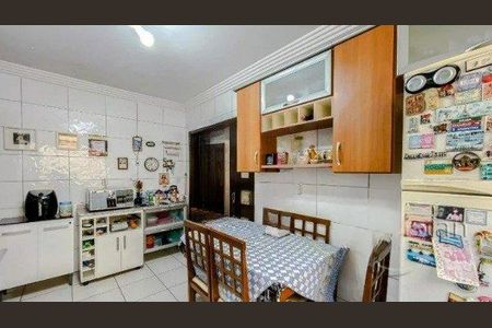 Casa à venda com 116m², 4 quartos e 2 vagas