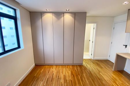 Apartamento à venda com 180m², 3 quartos e 2 vagasSuíte 1