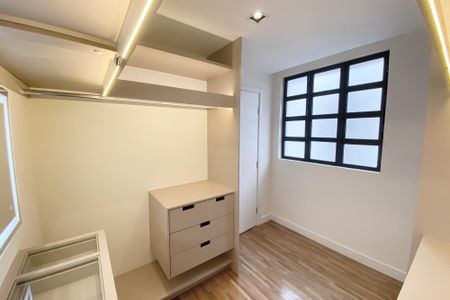Apartamento à venda com 180m², 3 quartos e 2 vagasCloset da Suíte 3