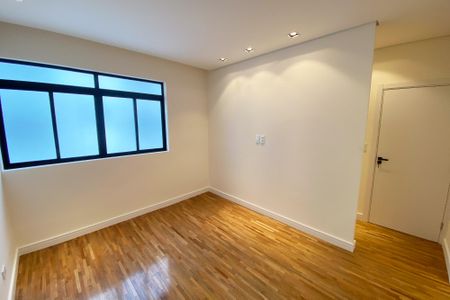 Apartamento à venda com 180m², 3 quartos e 2 vagasSuíte 2
