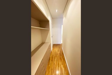 Apartamento à venda com 180m², 3 quartos e 2 vagasCloset da Suíte 2