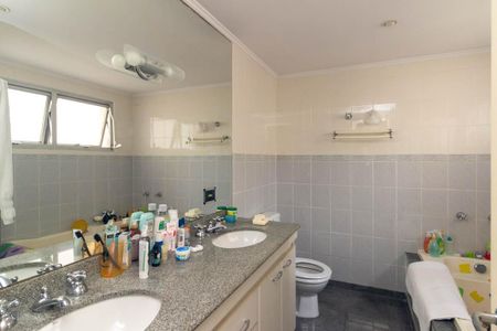 Apartamento à venda com 250m², 3 quartos e 2 vagasBanheiro da Suíte