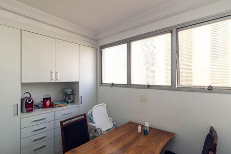 Apartamento à venda com 250m², 3 quartos e 2 vagasCopa