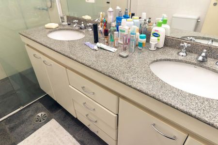 Apartamento à venda com 250m², 3 quartos e 2 vagasBanheiro Social