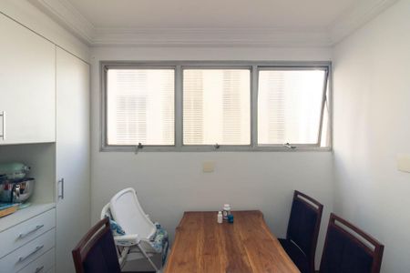 Apartamento à venda com 250m², 3 quartos e 2 vagasCopa