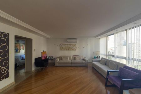 Apartamento à venda com 250m², 3 quartos e 2 vagasSala