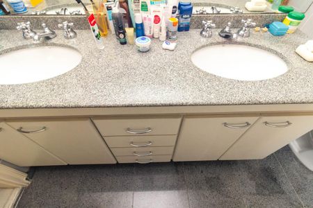 Apartamento à venda com 250m², 3 quartos e 2 vagasBanheiro da Suíte