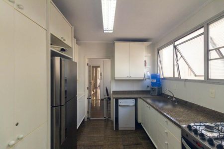 Apartamento à venda com 250m², 3 quartos e 2 vagasCozinha