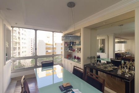 Apartamento à venda com 250m², 3 quartos e 2 vagasSala