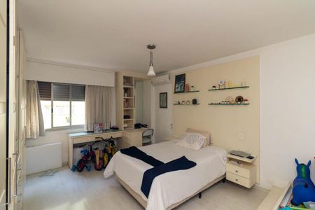 Apartamento à venda com 250m², 3 quartos e 2 vagasQuarto 1