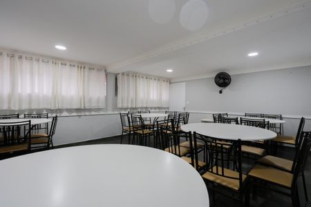 Apartamento à venda com 74m², 2 quartos e 1 vagaÁrea comum - Salão de festas