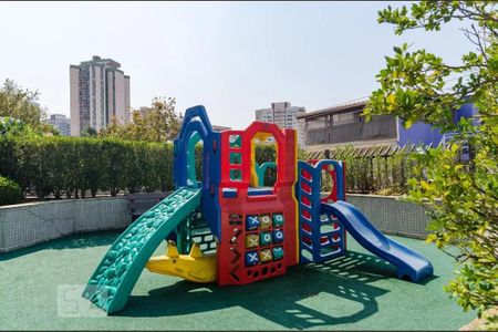 Apartamento à venda com 125m², 3 quartos e 2 vagasÁrea comum - Playground