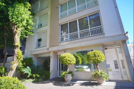 Apartamento à venda com 102m², 2 quartos e 2 vagasFachada e Portaria