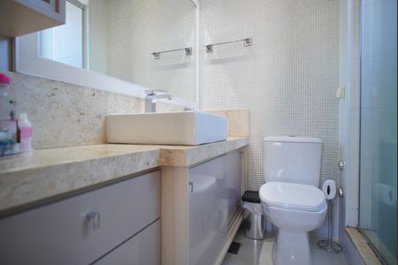 Apartamento à venda com 102m², 2 quartos e 2 vagasBanheiro da Suíte 1