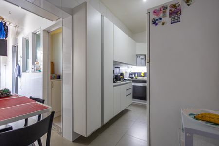 Apartamento à venda com 122m², 3 quartos e 2 vagasCozinha