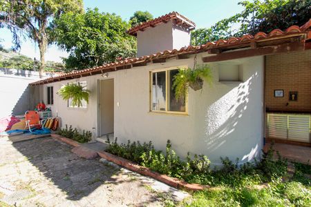 Casa à venda com 285m², 4 quartos e 4 vagasQuintal