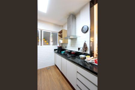 Casa à venda com 285m², 4 quartos e 4 vagasCozinha