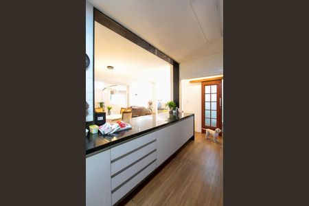 Casa à venda com 285m², 4 quartos e 4 vagasCozinha