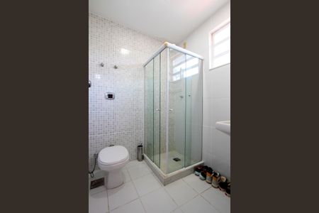 Casa à venda com 285m², 4 quartos e 4 vagasSuíte 2 Banheiro