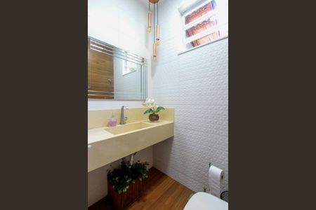 Casa à venda com 285m², 4 quartos e 4 vagasLavabo