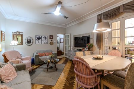 Apartamento à venda com 120m², 3 quartos e sem vaga Apartamento à venda com 120m², 3 quartos e sem vagaSala