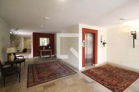 Apartamento à venda com 105m², 3 quartos e 1 vaga Apartamento à venda com 105m², 3 quartos e 1 vagaHall social