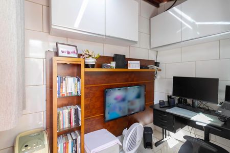 Casa à venda com 208m², 4 quartos e 2 vagasEscritório