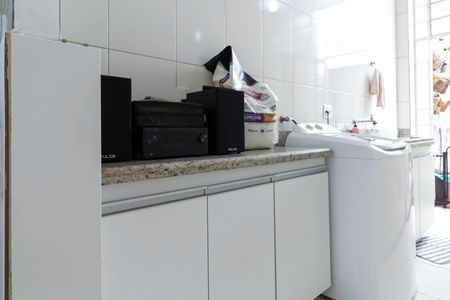 Casa à venda com 208m², 4 quartos e 2 vagasÁrea de serviço