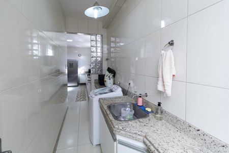 Casa à venda com 208m², 4 quartos e 2 vagasÁrea de serviço