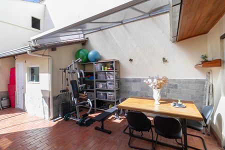 Casa à venda com 208m², 4 quartos e 2 vagasQuintal