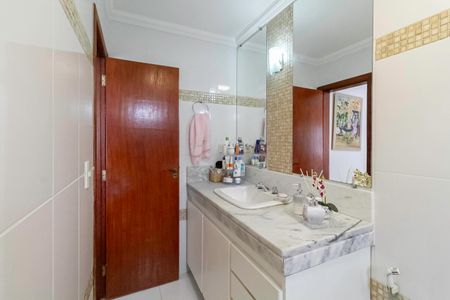 Casa à venda com 208m², 4 quartos e 2 vagasBanheiro da suíte 