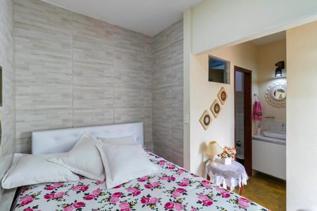 Casa à venda com 208m², 4 quartos e 2 vagasSuíte 2