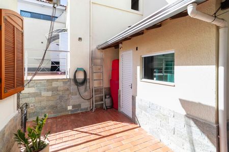 Casa à venda com 208m², 4 quartos e 2 vagasQuintal