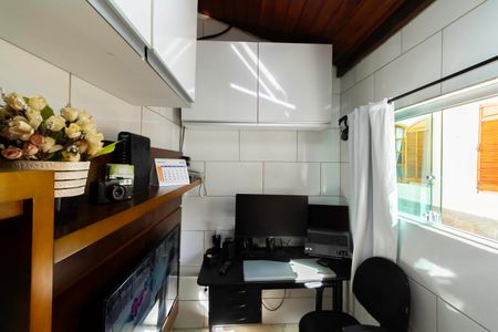 Casa à venda com 208m², 4 quartos e 2 vagasEscritório