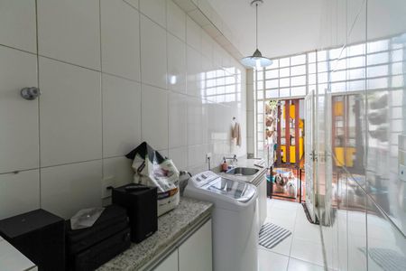 Casa à venda com 208m², 4 quartos e 2 vagasÁrea de serviço