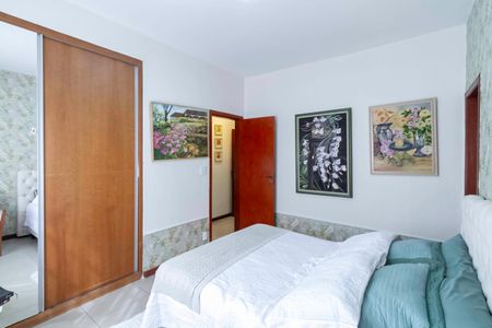 Casa à venda com 208m², 4 quartos e 2 vagasSuíte 