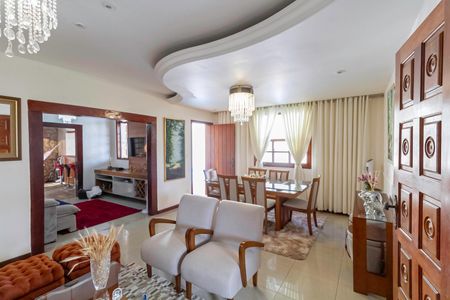 Casa à venda com 208m², 4 quartos e 2 vagasSala 1