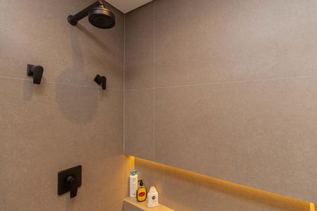 Apartamento à venda com 78m², 1 quarto e 2 vagasBanheiro da Suíte