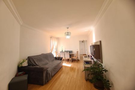 Apartamento à venda com 55m², 2 quartos e 1 vaga Apartamento à venda com 55m², 2 quartos e 1 vagaSala