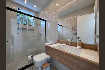 Casa de condomínio à venda com 600m², 4 quartos e 3 vagasBanheiro Social