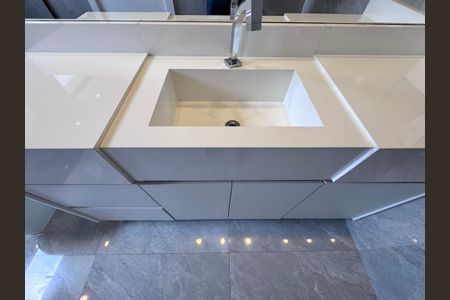 Casa de condomínio à venda com 600m², 4 quartos e 3 vagasBanheiro da Suíte 4