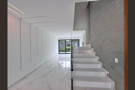 Casa de condomínio à venda com 600m², 4 quartos e 3 vagasSala