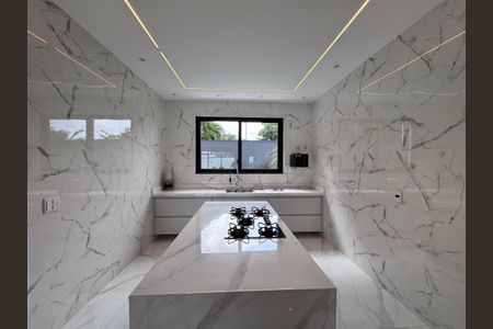 Casa de condomínio à venda com 600m², 4 quartos e 3 vagasCozinha