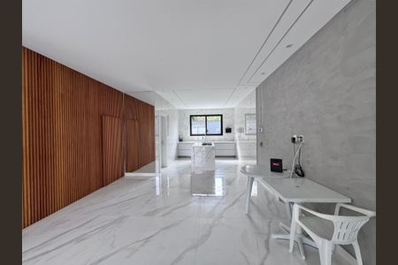 Casa de condomínio à venda com 600m², 4 quartos e 3 vagasSala