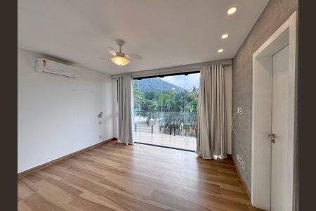 Casa de condomínio à venda com 600m², 4 quartos e 3 vagasSuíte 4